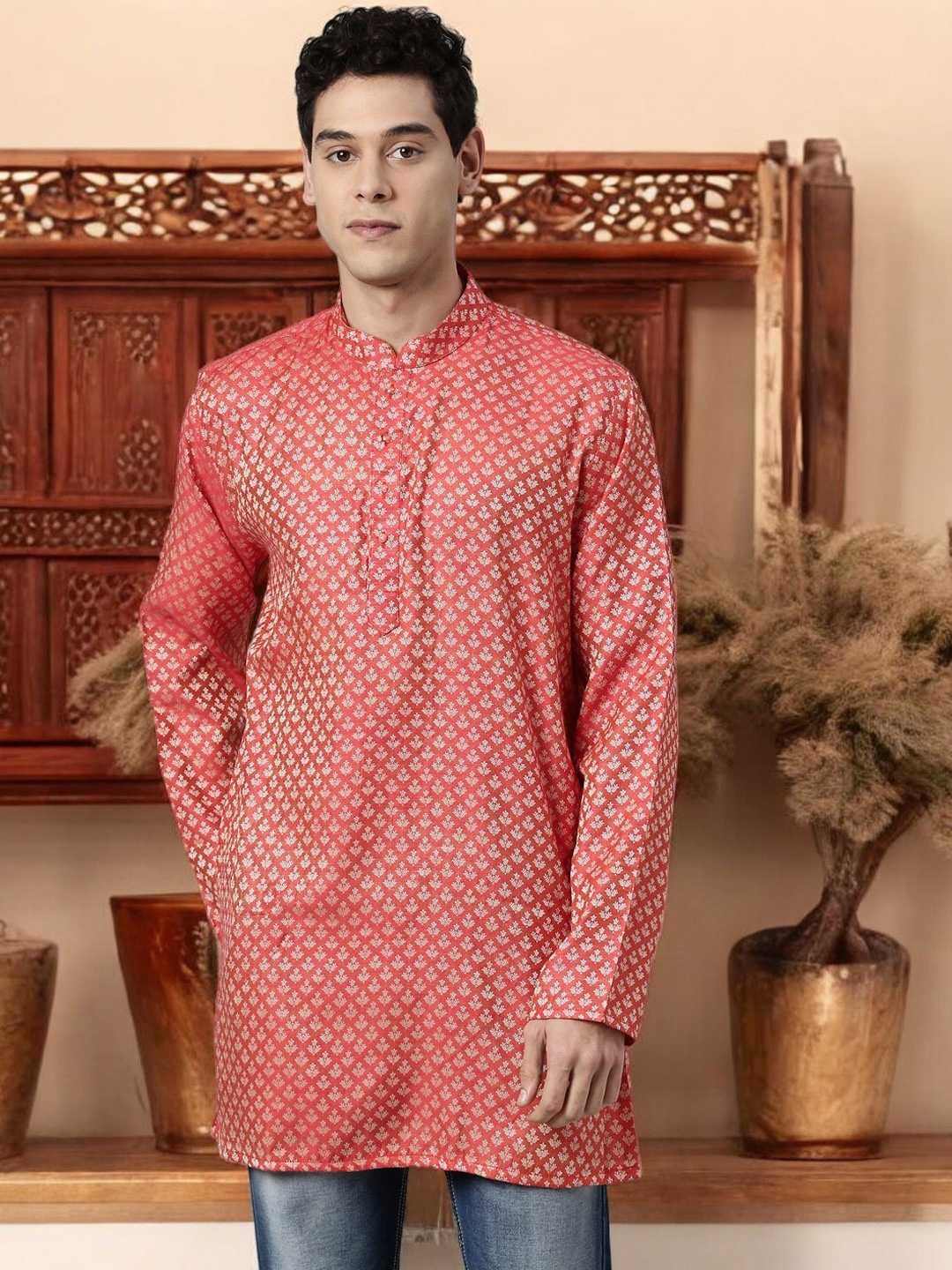 

TATTVA Men Red Geometric Thread Work Kurta