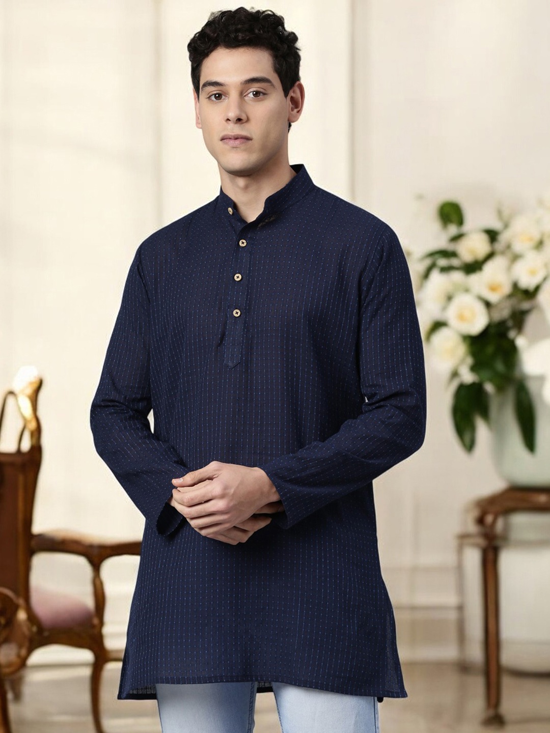 

TATTVA Men Navy Blue Chikankari Kurta