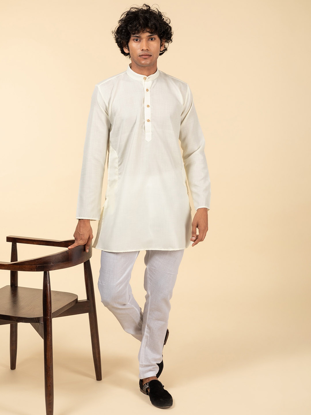 

TATTVA Men Solid White Kurta