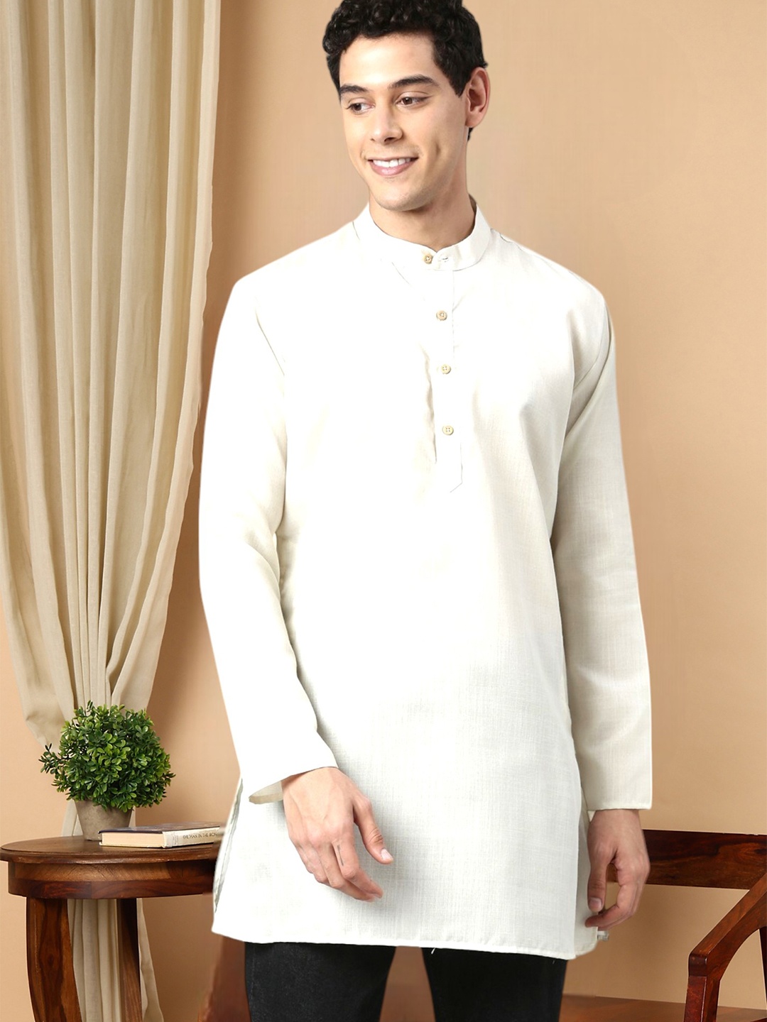 

TATTVA Men Off White Chikankari Kurta