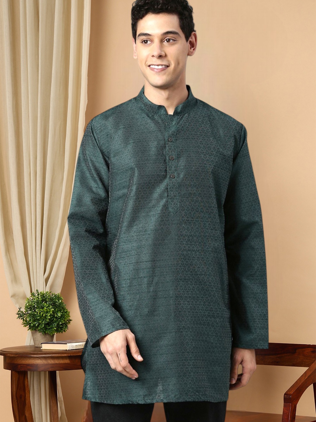 

TATTVA Men Olive Green Solid Chikankari Kurta