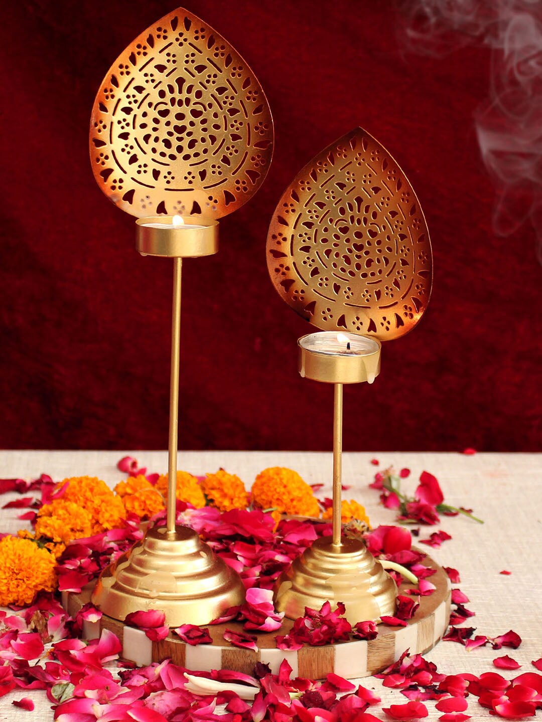 

TIED RIBBONS Set Of 2 Gold-Toned Carved Tealight Candle Holders
