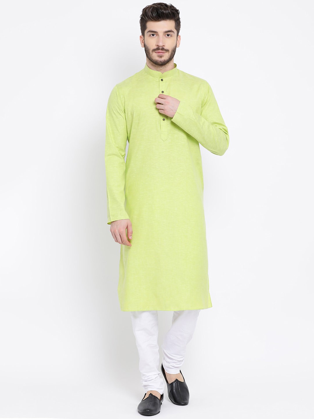 

NAMASKAR Men Green Solid Cotton Kurta with Churidar
