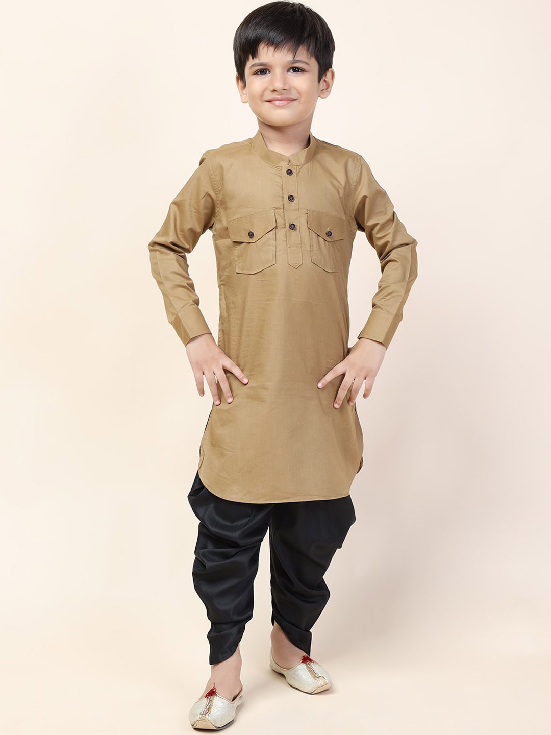 

NAMASKAR Boys Khaki Flared Sleeves Thread Work Pathani Kurta