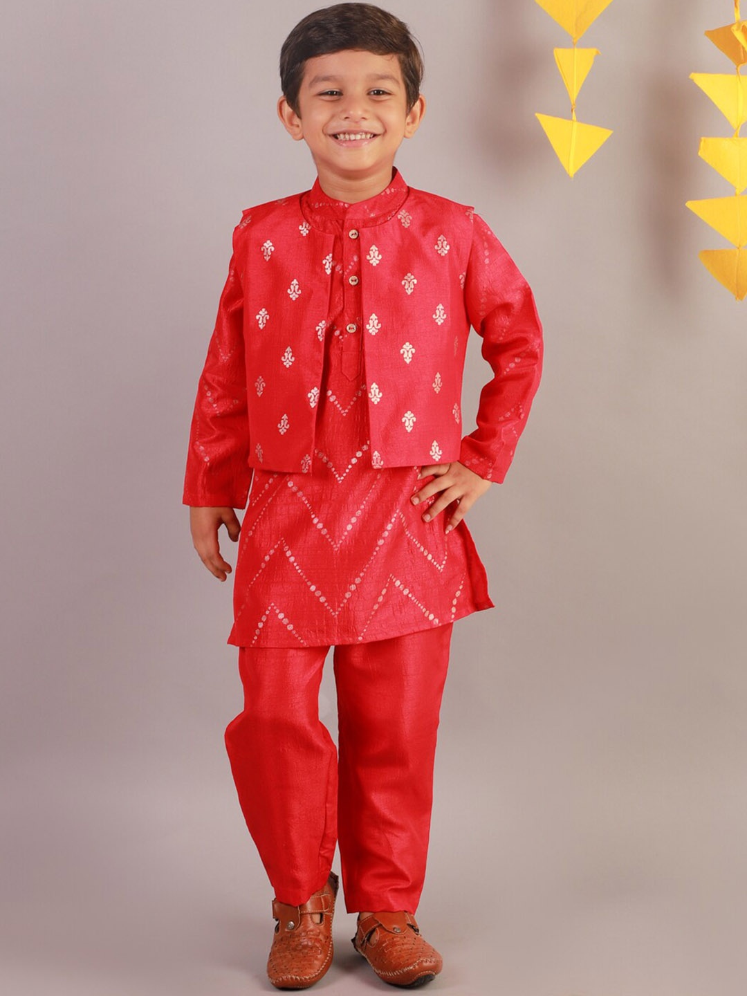 

LIL DRAMA Boys Red Printed Kurta with Pyjama