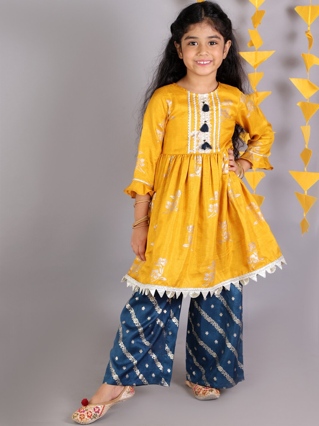 

LIL DRAMA Girls Yellow Floral Printed Thread Work Kurta with Trousers