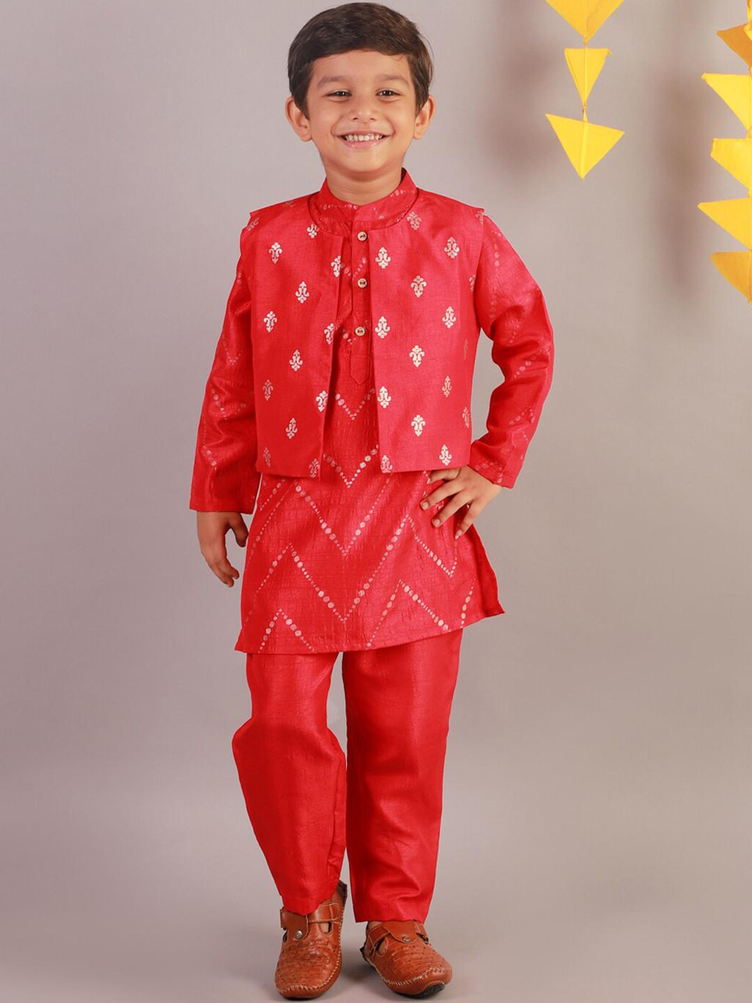 

LIL DRAMA Boys Red Printed Kurta with Pyjamas