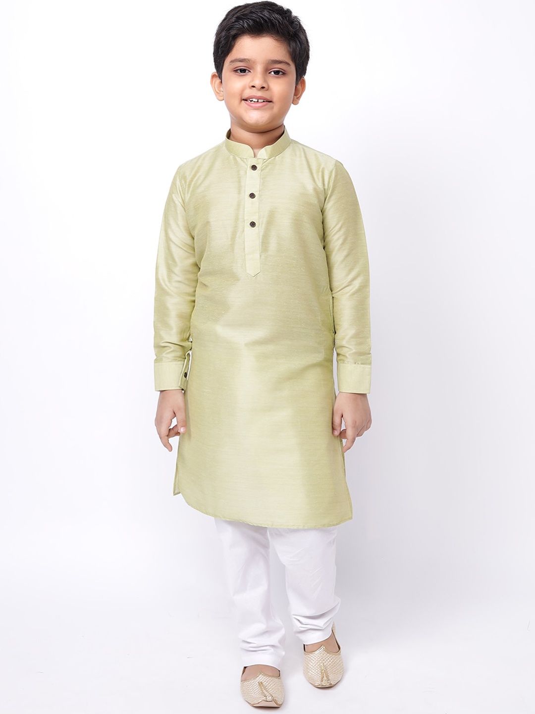 

NAMASKAR Boys Solid Silk Blend Kurta with Churidar, Green