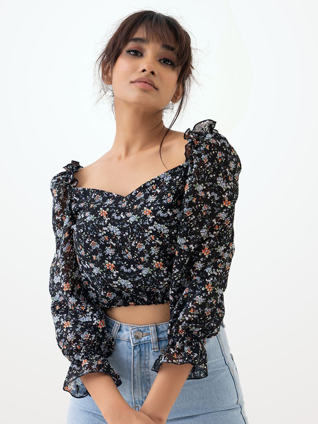 

AASK Women Black Floral Print Sweetheart Neck Georgette Crop Top