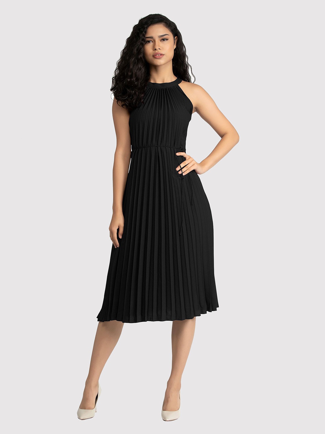 

AASK Black Halter Neck Crepe Accordion Pleated A-Line Midi Dress