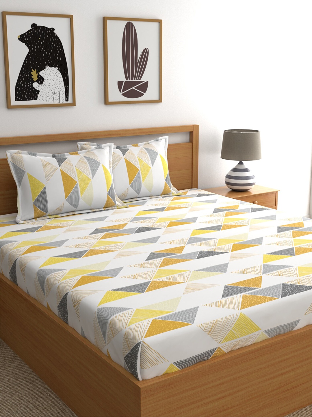 

Dreamscape Yellow & White Pure Cotton Geometric 140 TC King Bedsheet with 2 Pillow Covers