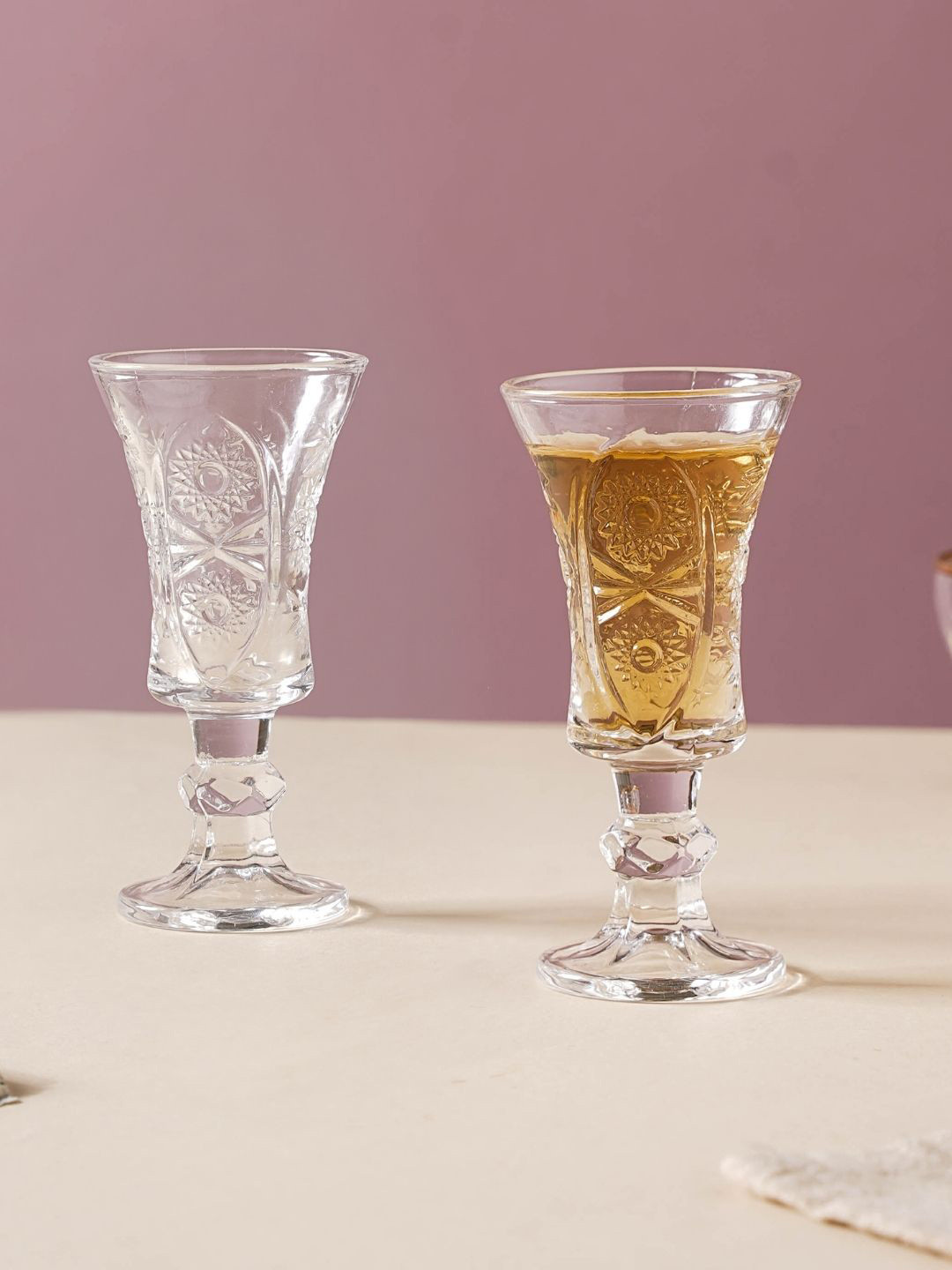 

Nestasia Set Of 2 Transparent Stemmed Glasses