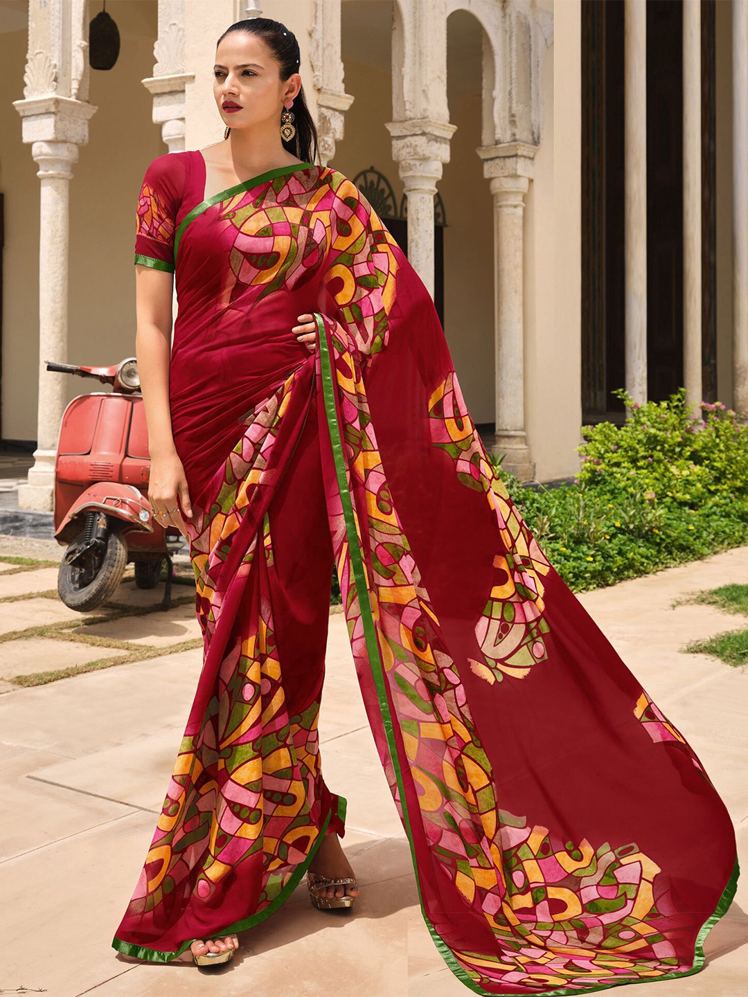

Satrani Maroon & Green Abstract Printed Saree