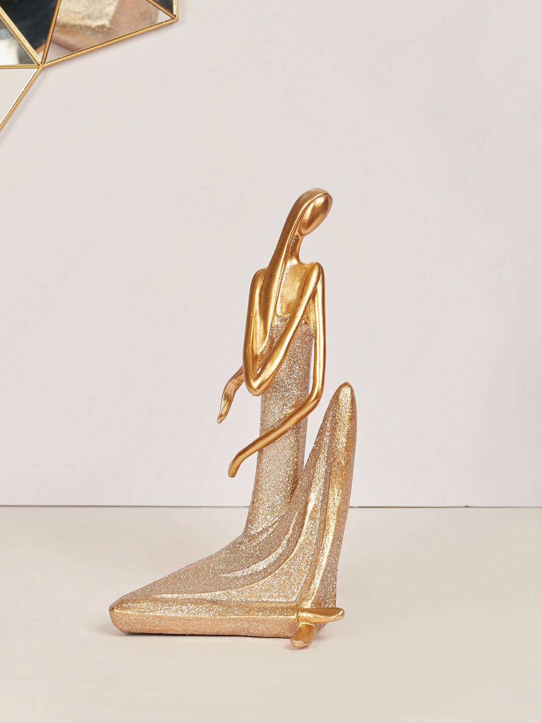 

HomeTown Gold-Toned Solid Posing Lady Showpieces