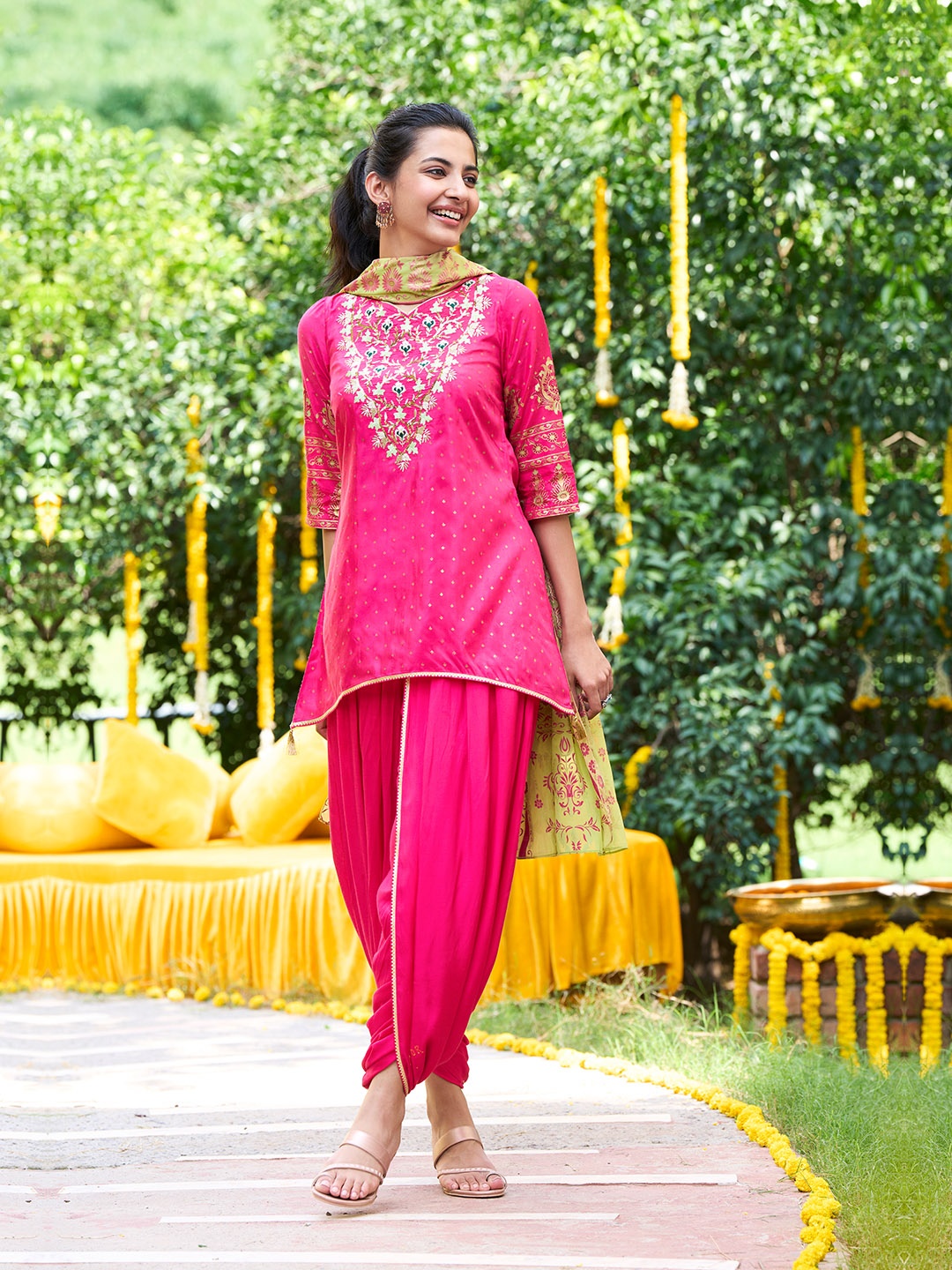 AURELIA Women Pink Floral Embroidered Thread Work Kurta with Dhoti Pants & Dupatta