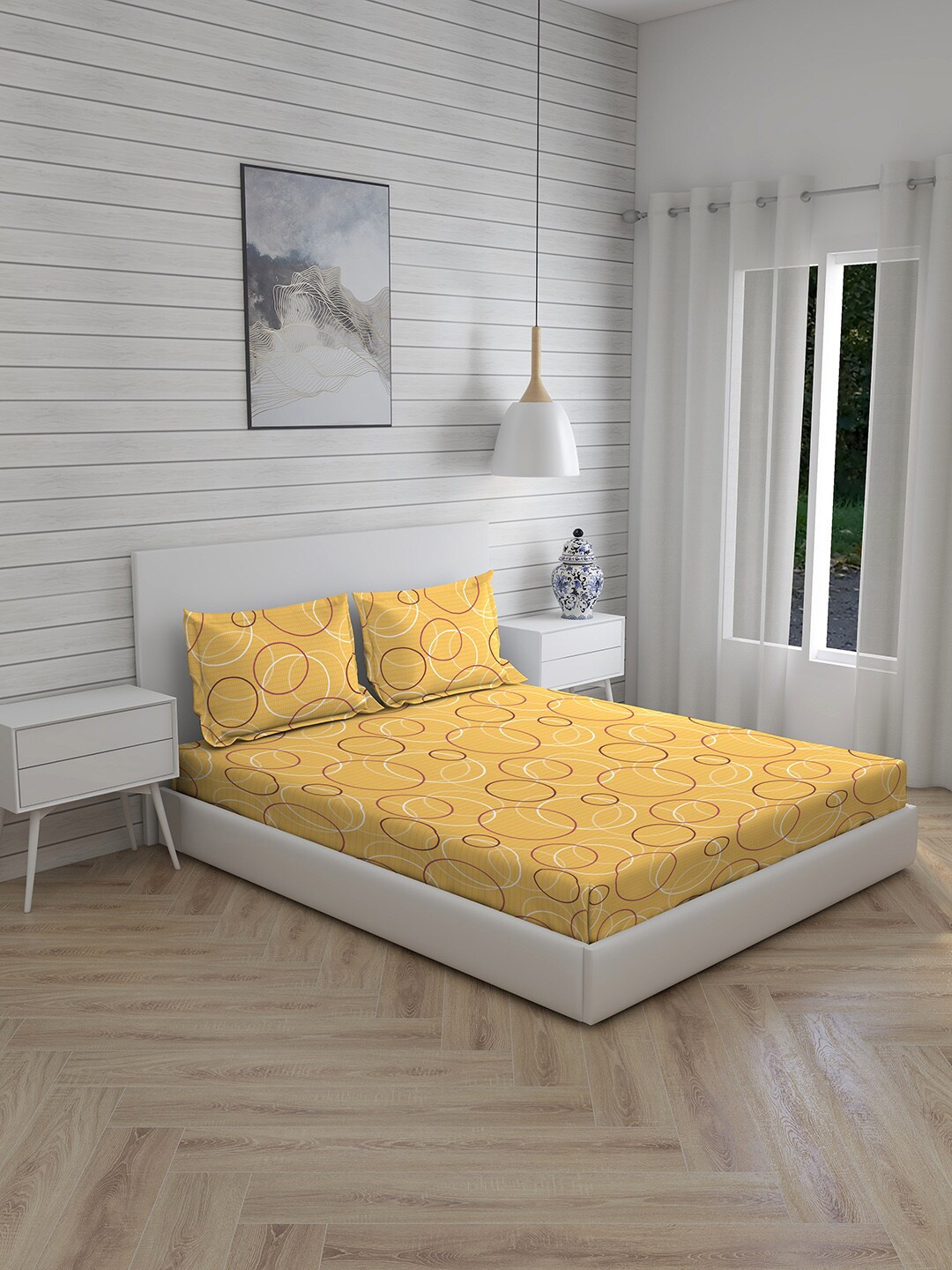 

Layers Yellow & White Geometric 144 TC Queen Bedsheet with 2 Pillow Covers