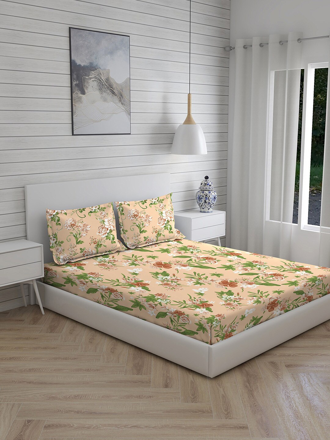 

Layers Green & Peach-Coloured Floral 104 TC King Bedsheet with 2 Pillow Covers