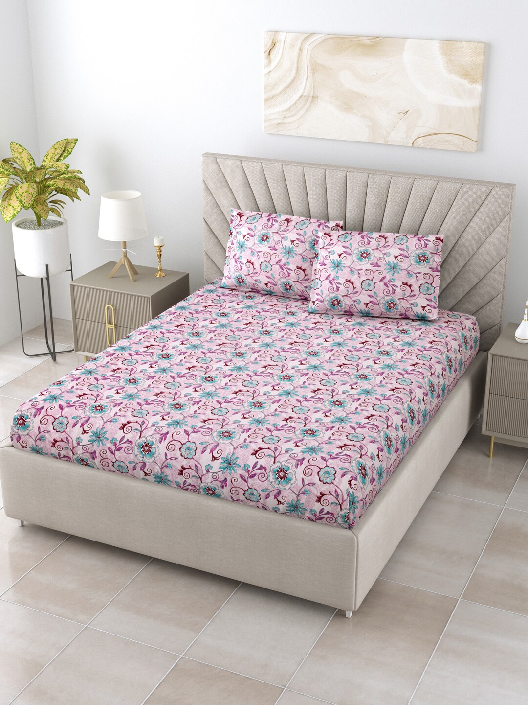 

BOMBAY DYEING White & Pink Floral 120 TC Queen Bedsheet with 2 Pillow Covers