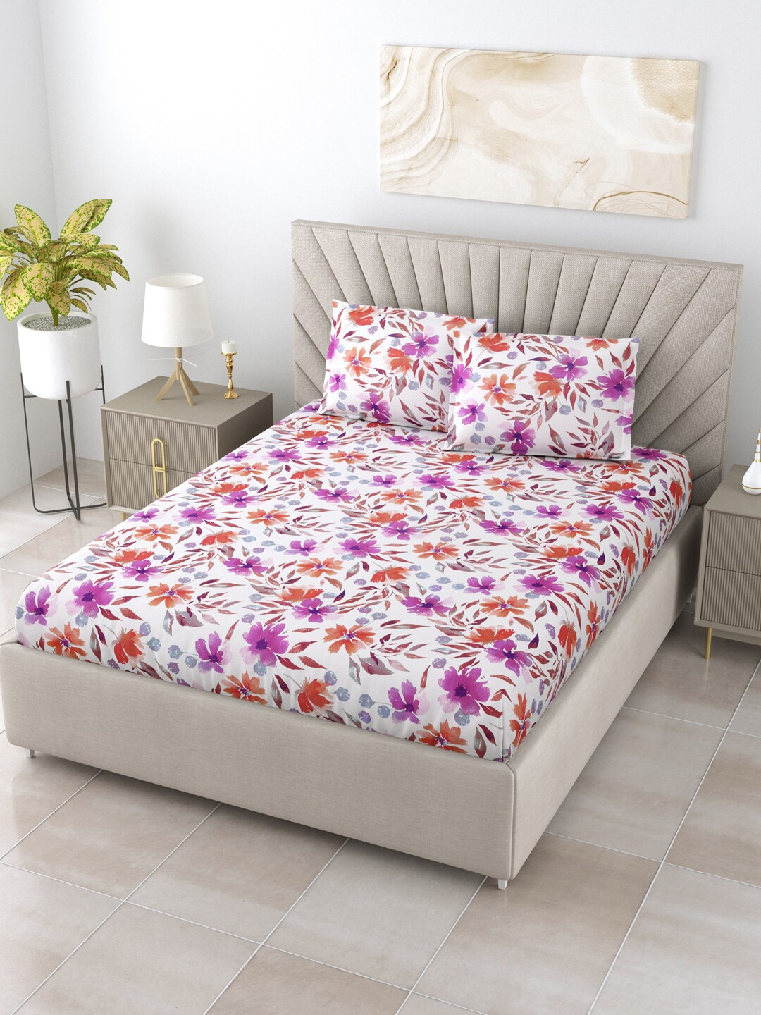 

BOMBAY DYEING White & Purple Floral 120 TC Queen Bedsheet with 2 Pillow Covers