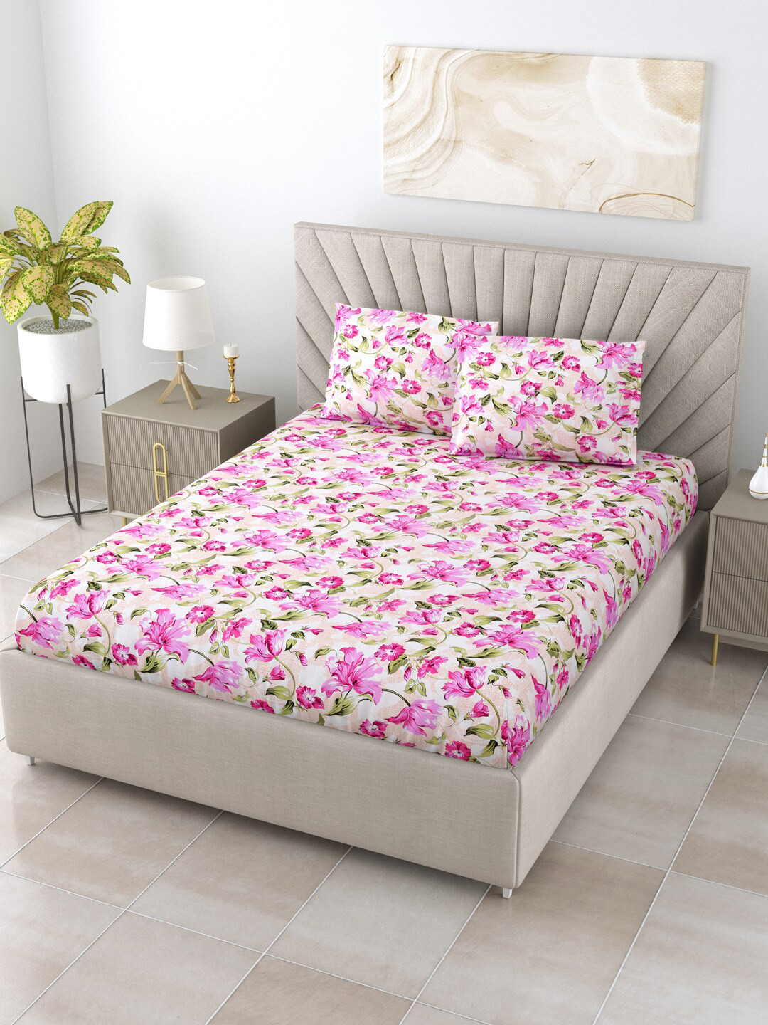 

BOMBAY DYEING White & Pink Floral 120 TC Queen Bedsheet with 2 Pillow Covers