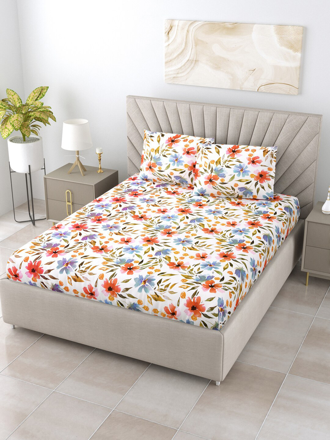 

BOMBAY DYEING White & Blue Floral 144 TC Queen Bedsheet with 2 Pillow Covers
