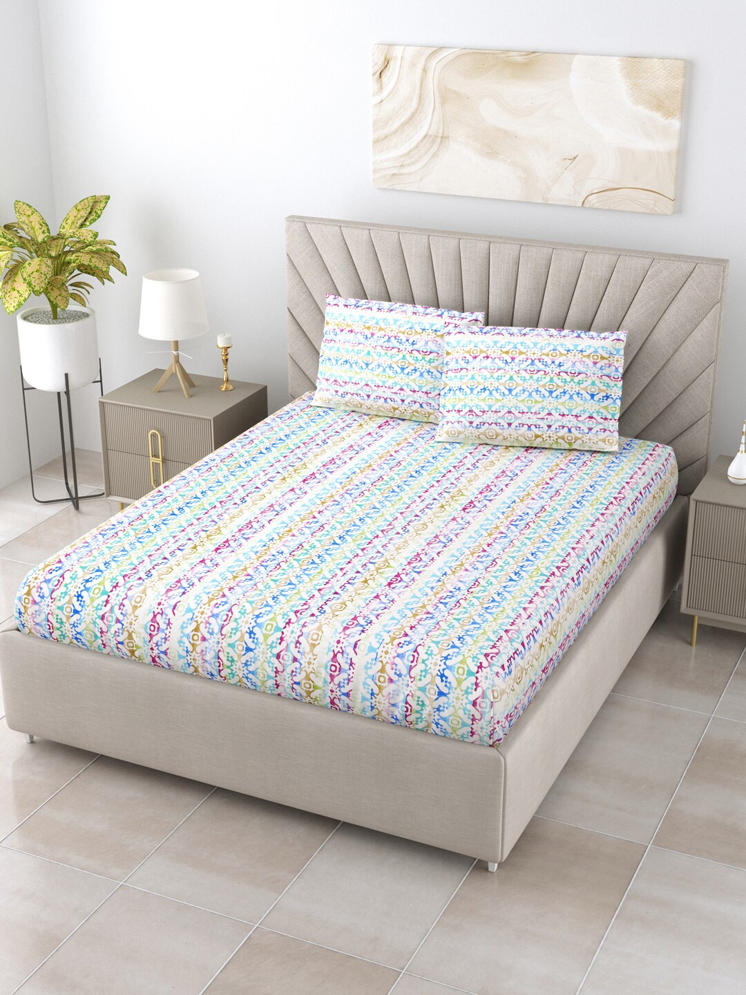 

BOMBAY DYEING White & Blue Geometric 120 TC Queen Bedsheet with 2 Pillow Covers