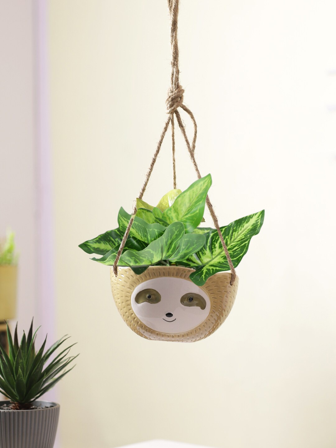 

TAYHAA Beige Baby Face Hanging Ceramic Planter