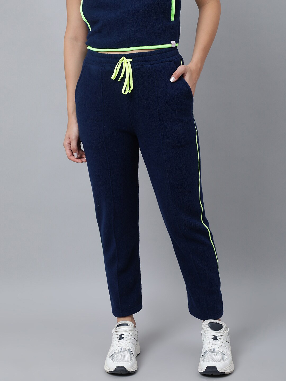 

Pritla Women Navy Blue And Lime Green Solid Joggers
