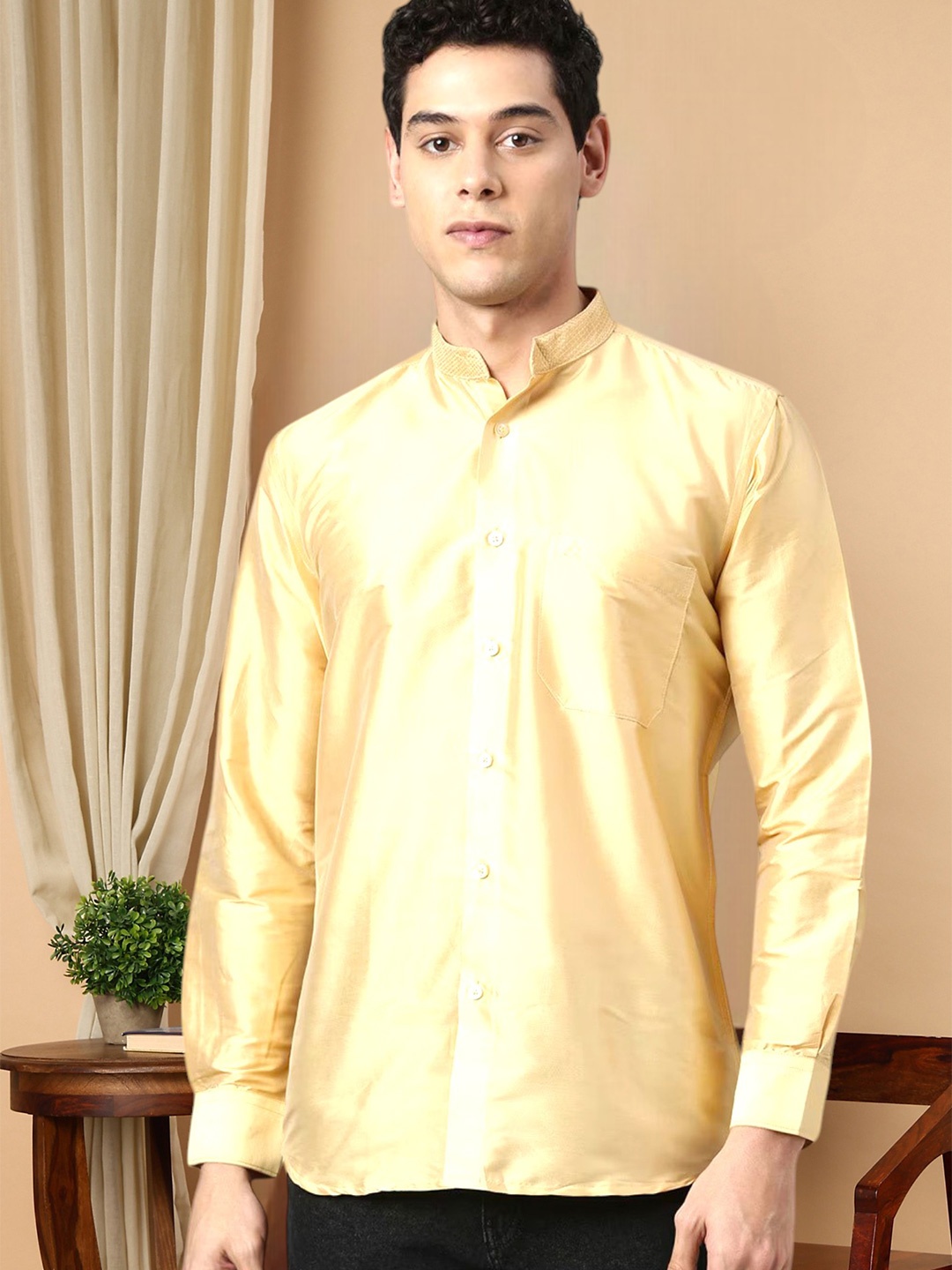 

TATTVA Men Beige Relaxed Slim Fit Casual Shirt