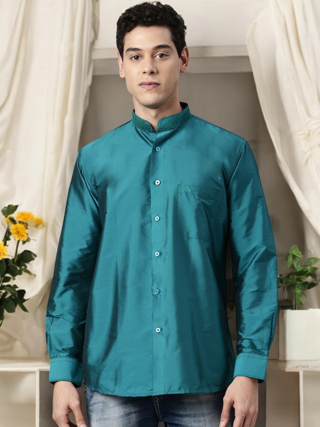 

TATTVA Men Sea Green Relaxed Slim Fit Casual Shirt