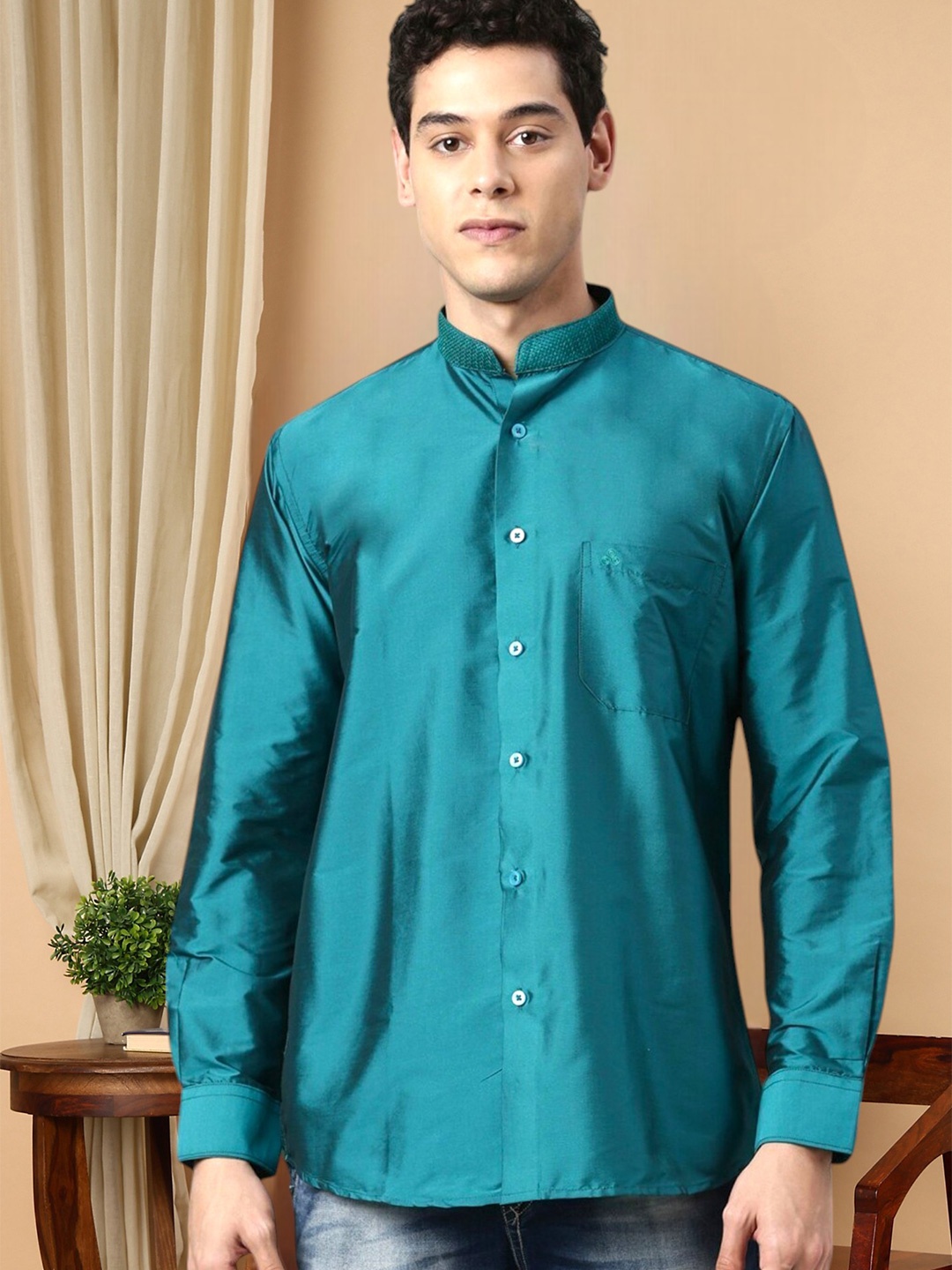 

TATTVA Men Sea Green Relaxed Slim Fit Casual Shirt