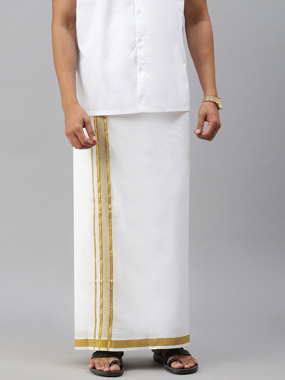 

Ramraj Men White & Gold-Coloured Solid Pure Cotton Dhoti