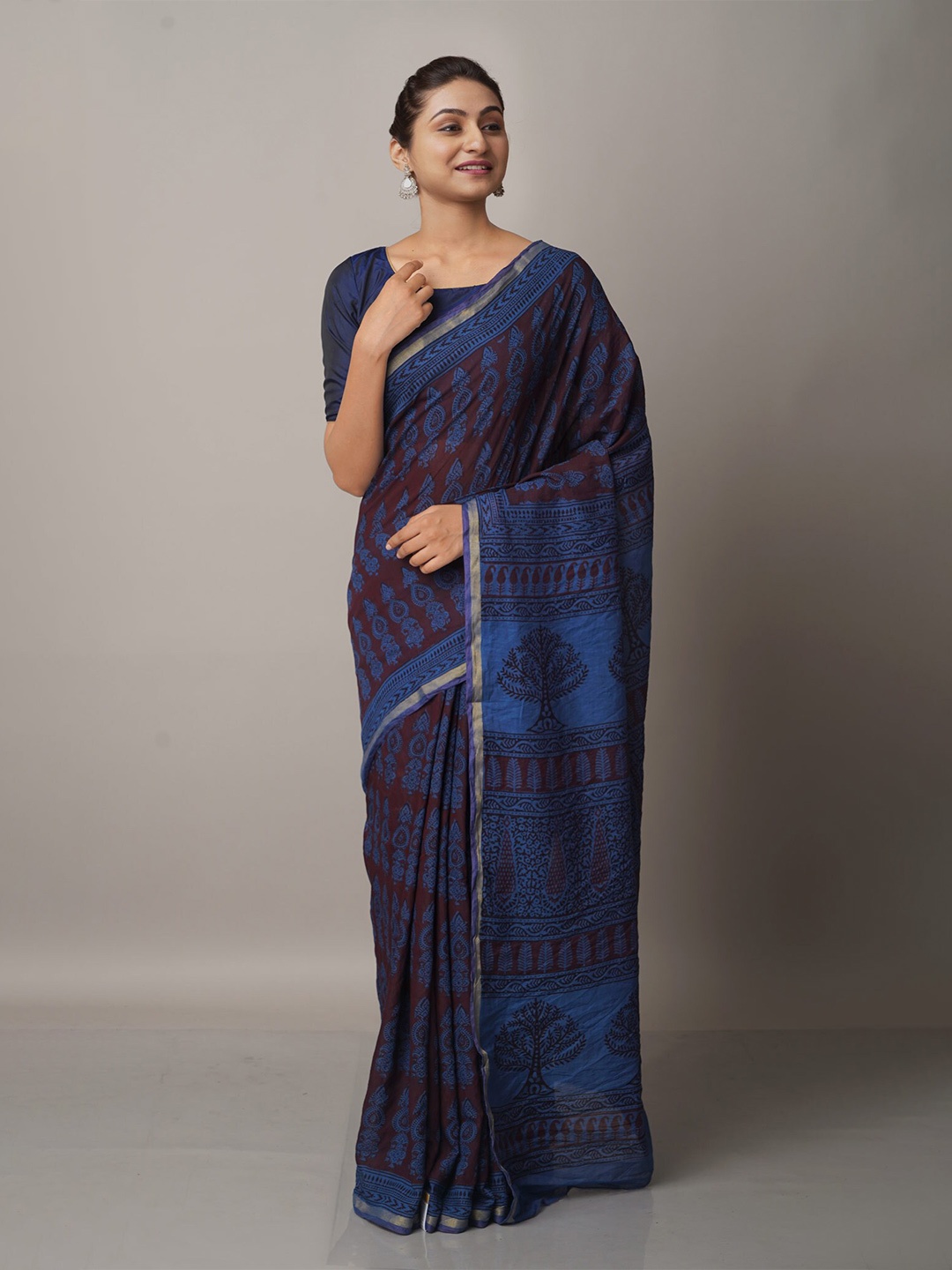 

Unnati Silks Maroon & Silver-Toned Bagh Zari Chanderi Saree