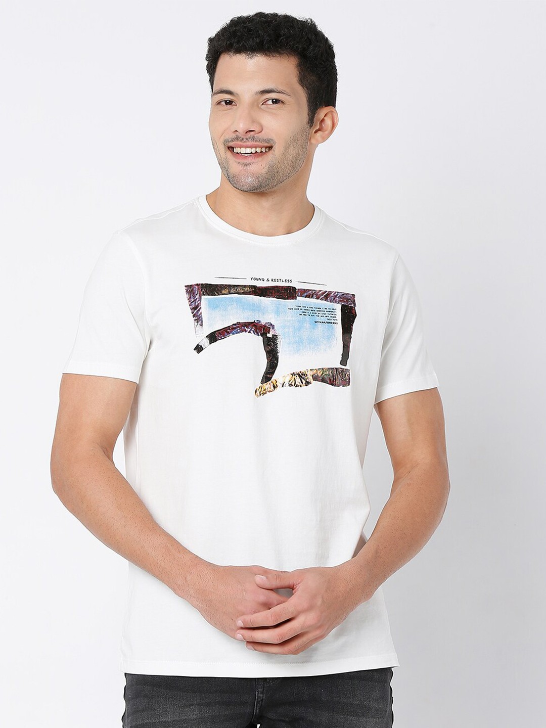

SPYKAR Men White Printed Cotton Slim Fit T-shirt