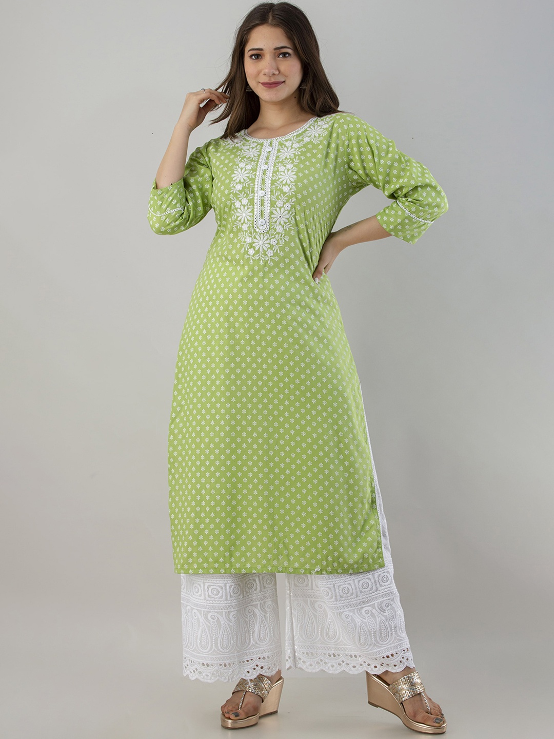 

ADORRO Women Green & White Ethnic Motifs Printed Thread Work Straight Kurta