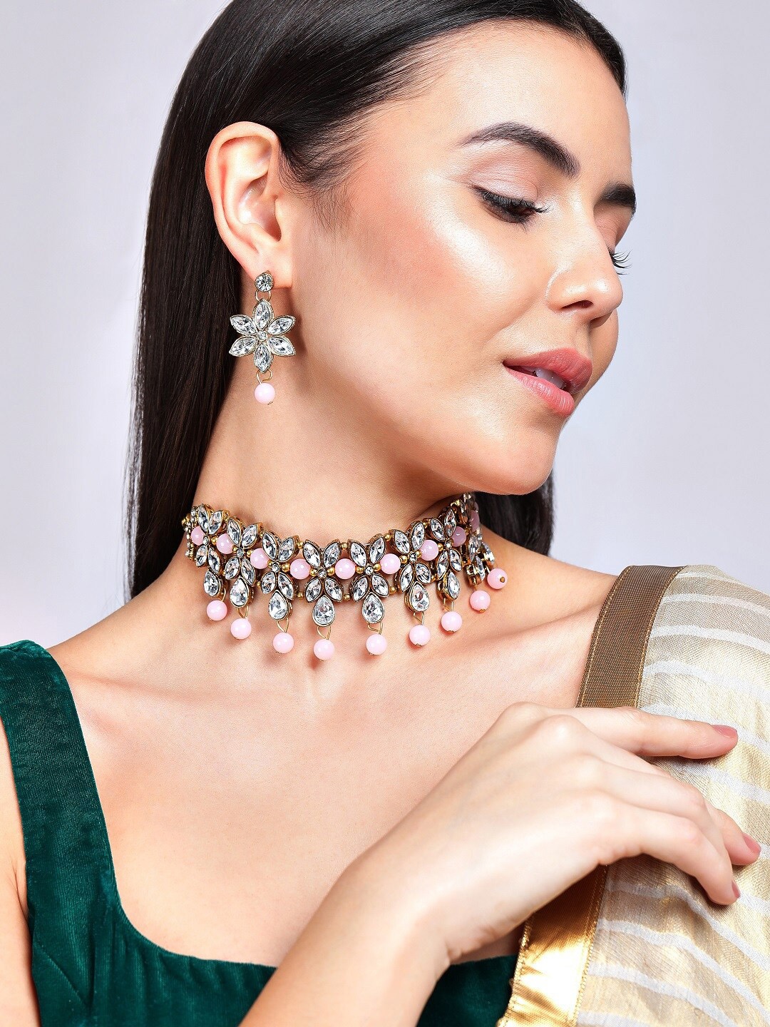 

Anouk Gold-Plated Gold-Toned Kundan Studded Choker Jewellery Set