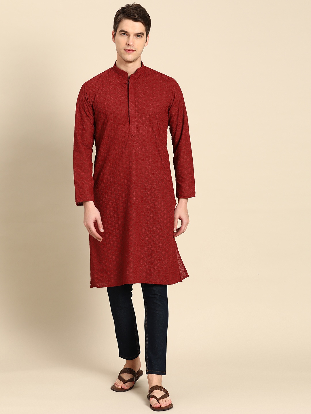 

RAJUBHAI HARGOVINDAS Men Floral Cotton Chikankari Kurta, Maroon