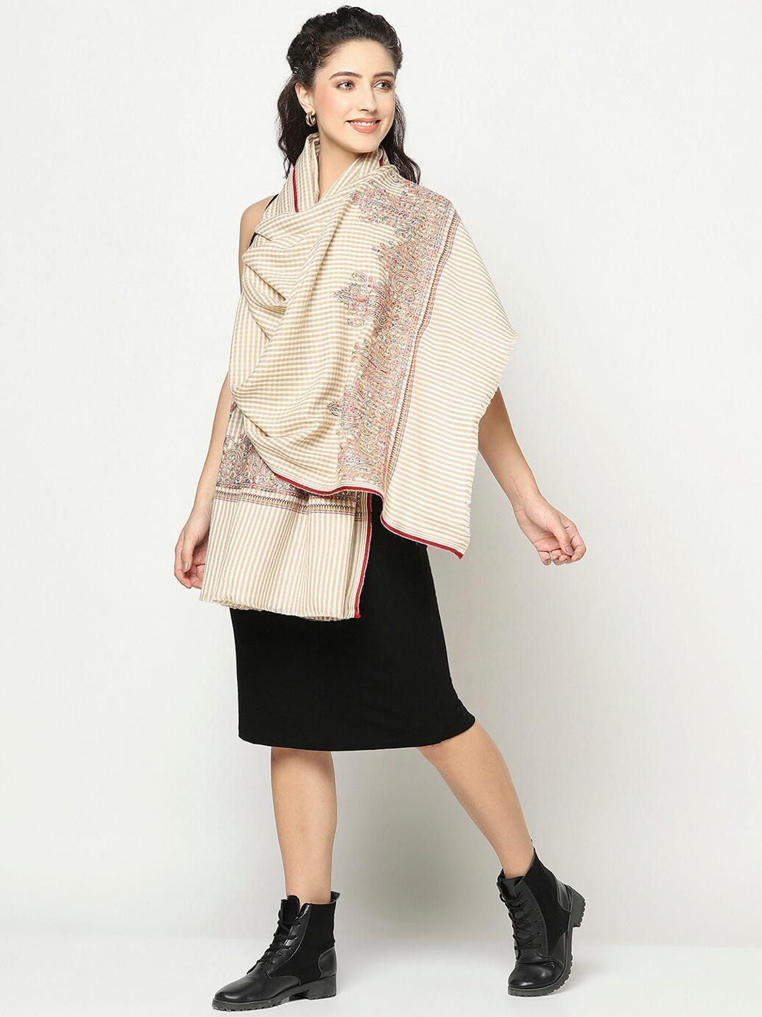 

La Vastraa Women Beige Embroidered Check Design Shawl