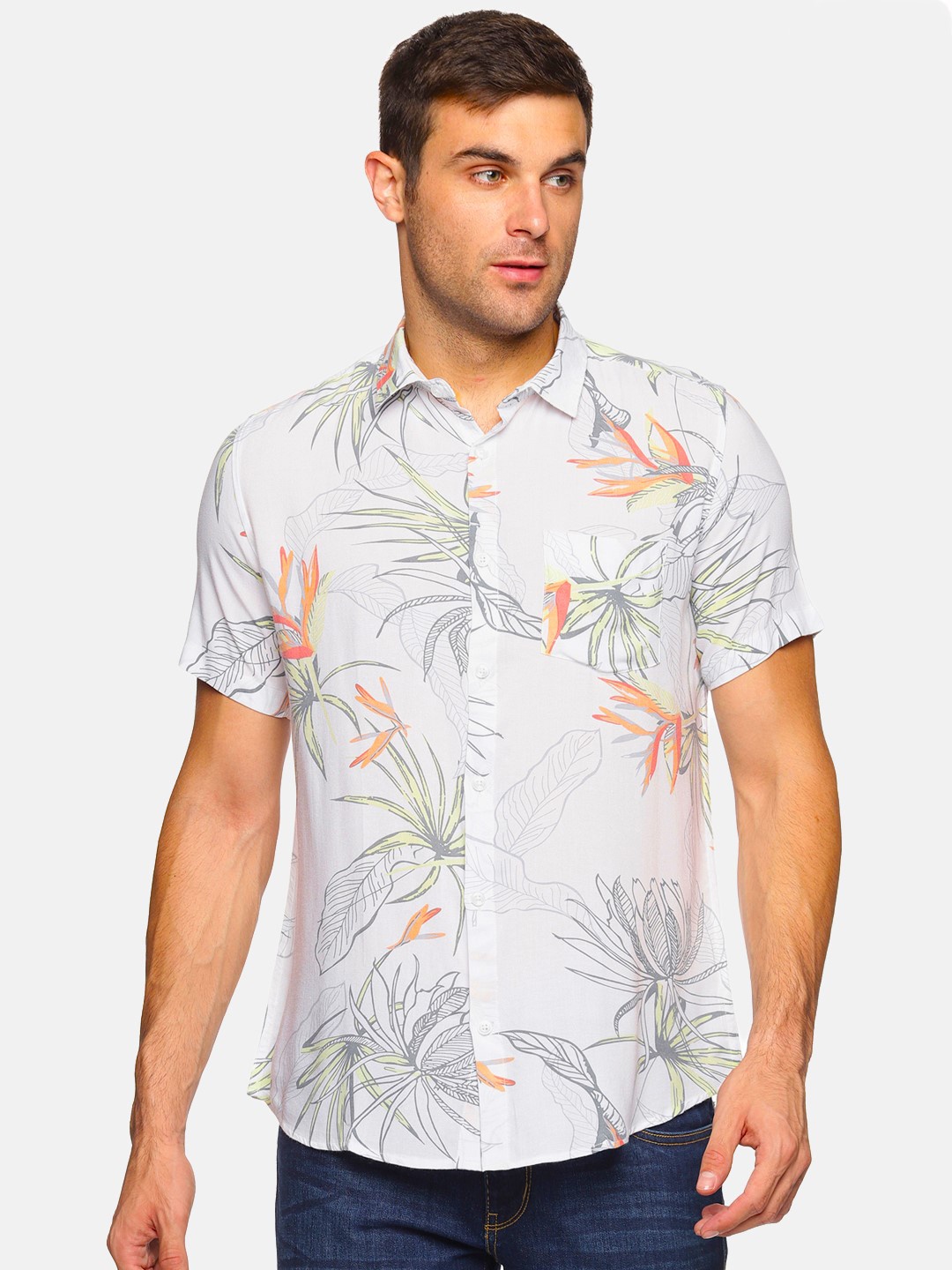 

Tusok Men White Smart Floral Printed Casual Shirt