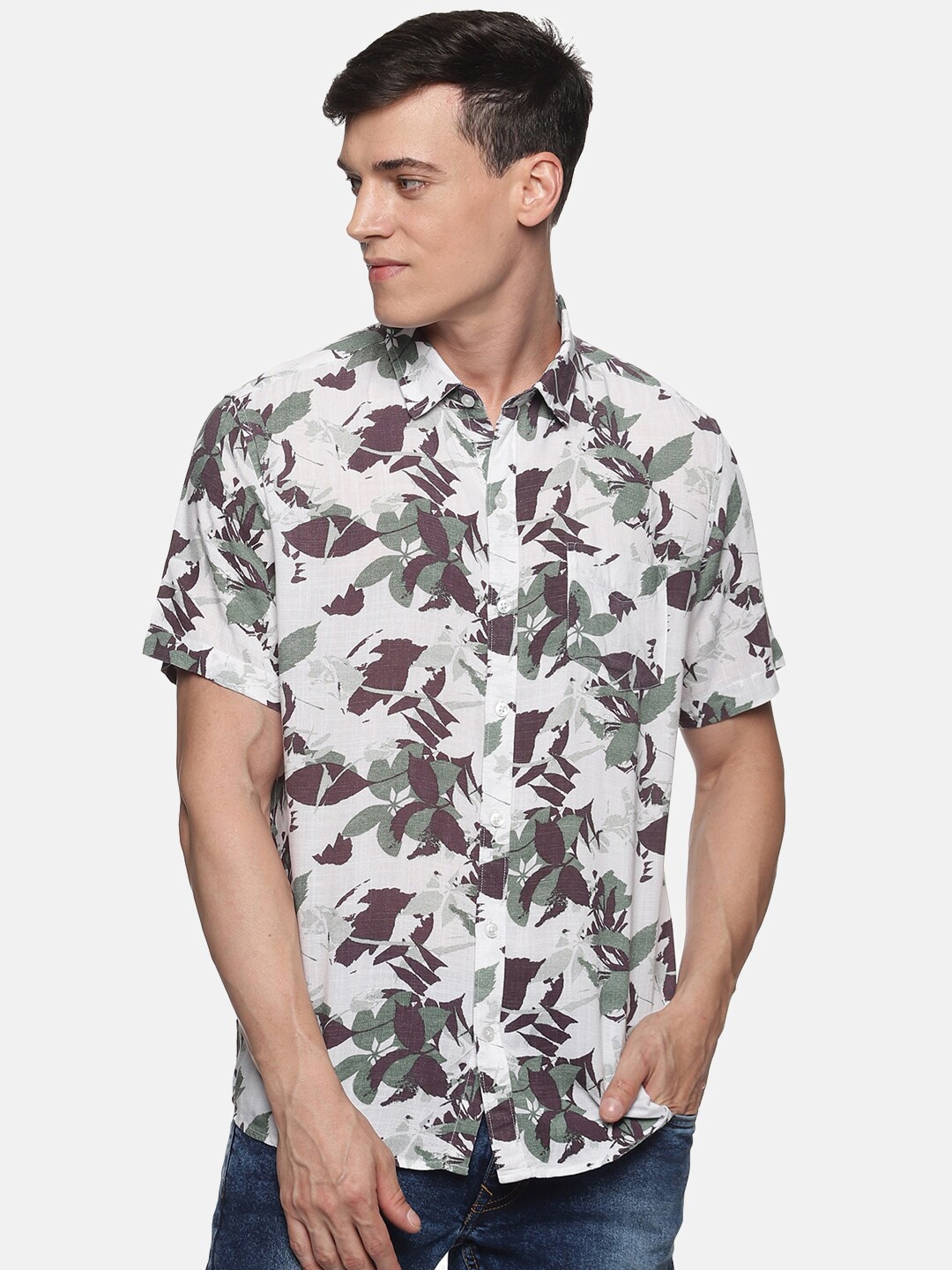 

Tusok Men White Smart Floral Printed Pure Cotton Casual Shirt