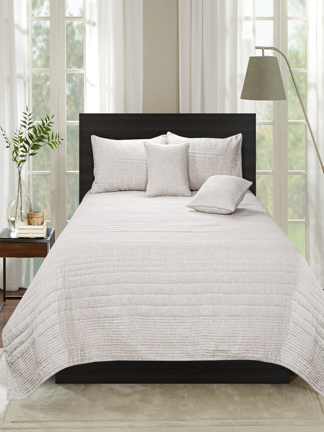 

SHADES of LIFE Beige Striped 250 TC King Bedsheet with 4 Pillow Covers