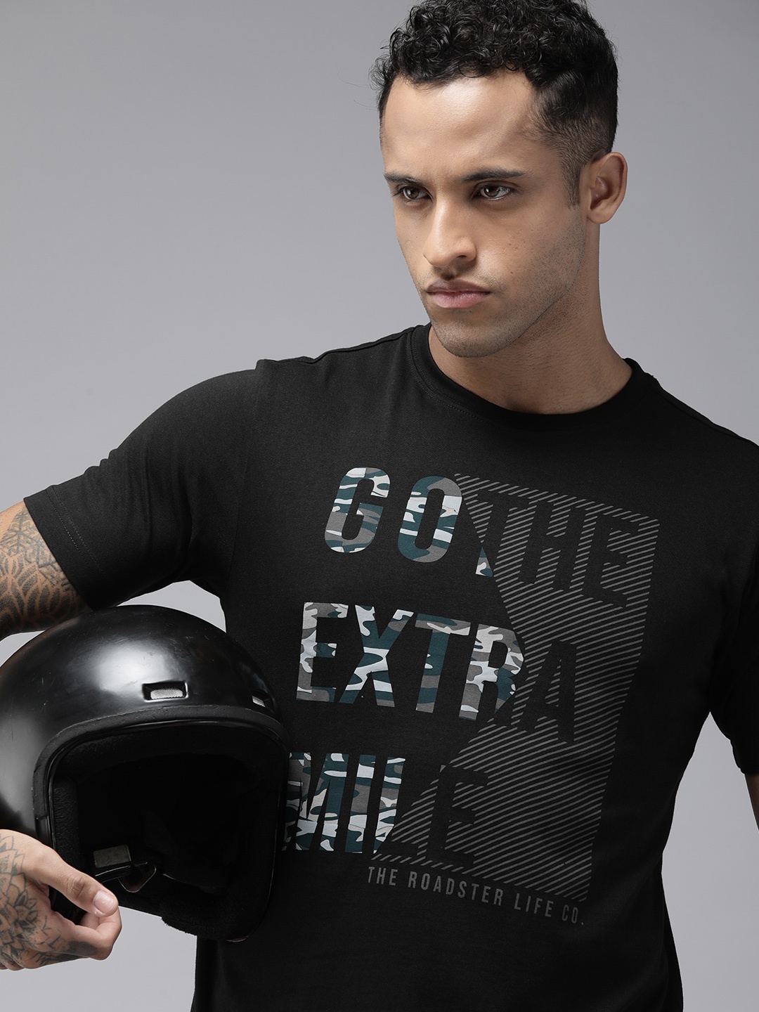 

Roadster Men Black Typography Printed Pure Cotton T-shirt