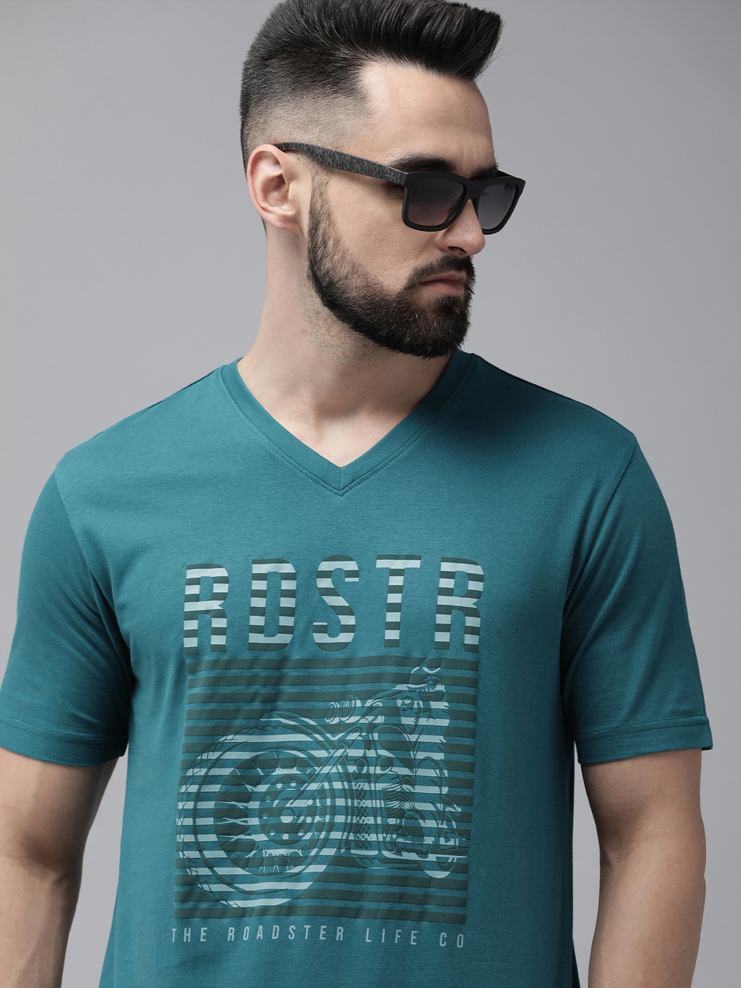 

Roadster Men Teal Green & White Brand Logo Printed V-Neck Pure Cotton T-shirt