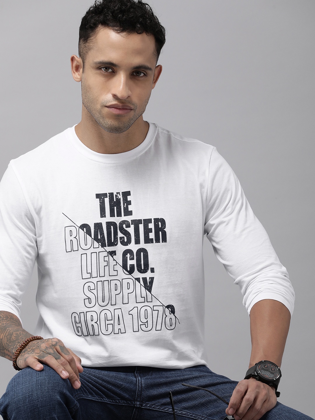 

Roadster Men White Typography Printed Pure Cotton T-shirt