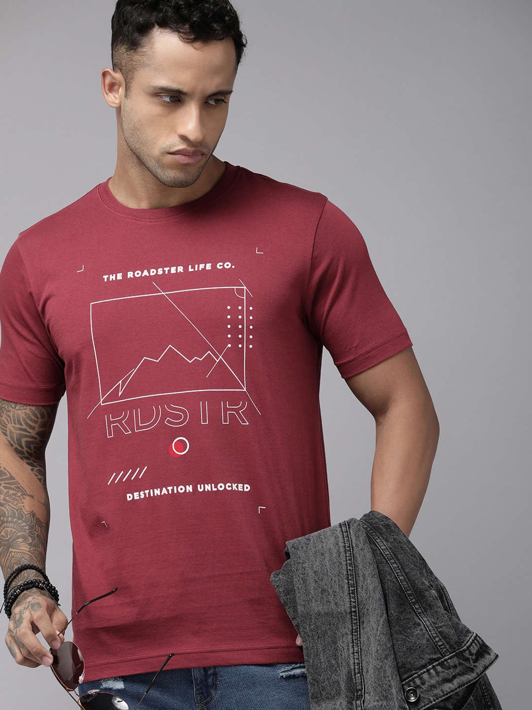 

Roadster Men Maroon Typography Printed Pure Cotton T-shirt