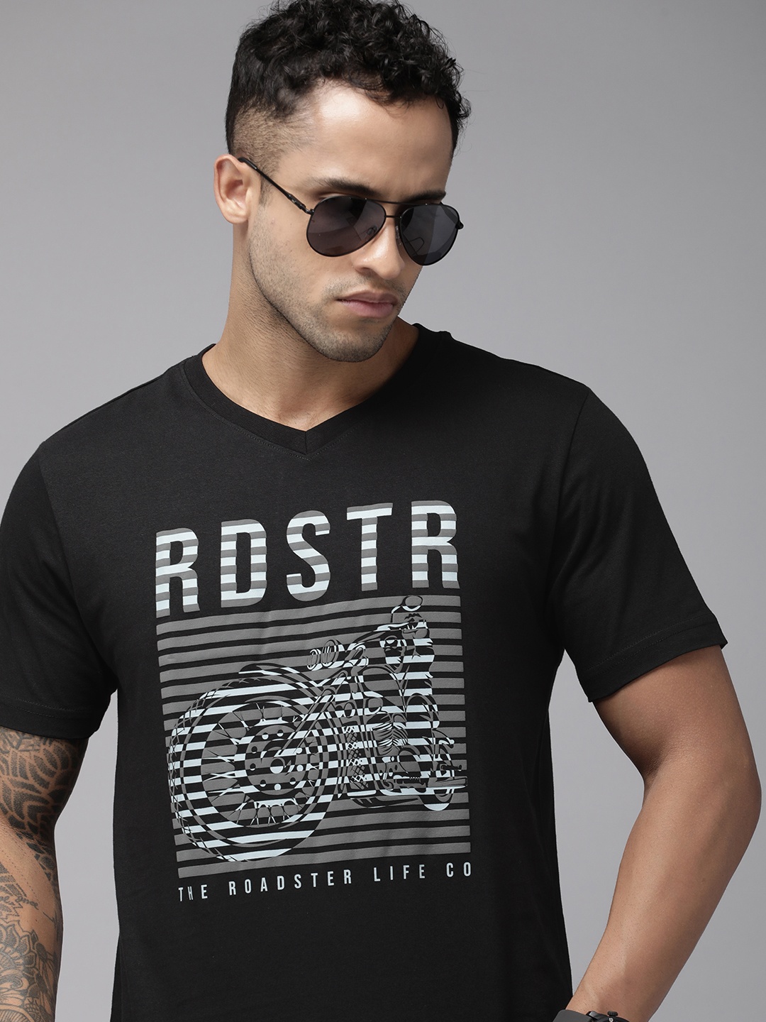 

Roadster Men Black Typography Printed V-Neck Pure Cotton T-shirt