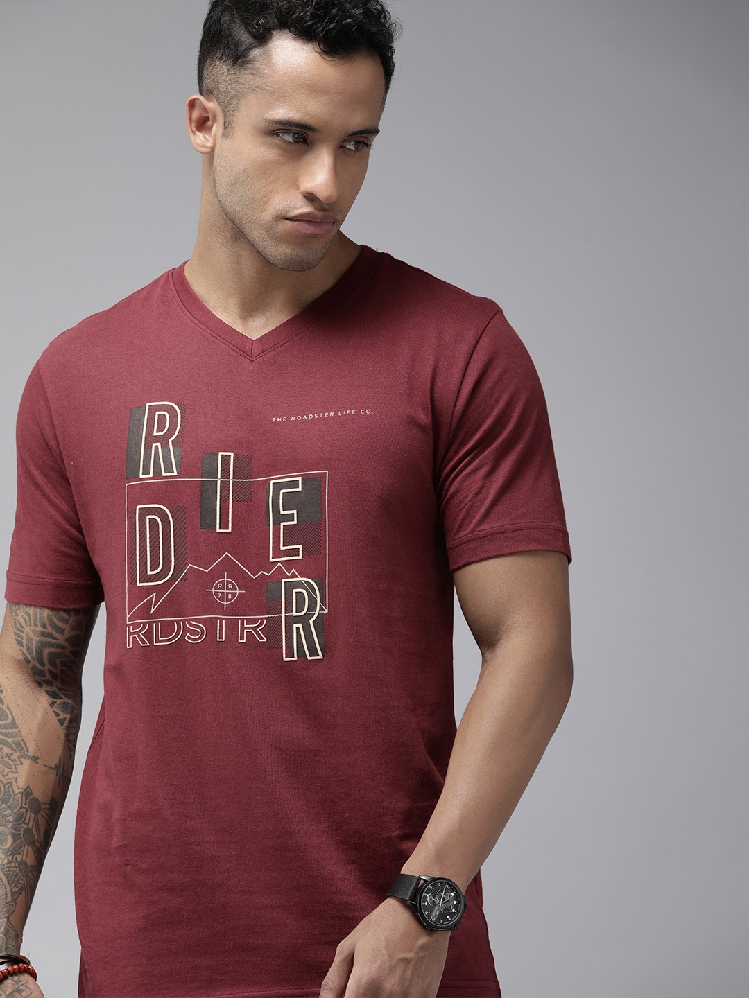 

Roadster Men Burgundy & White Pure Cotton Brand Logo Printed V-Neck T-shirt