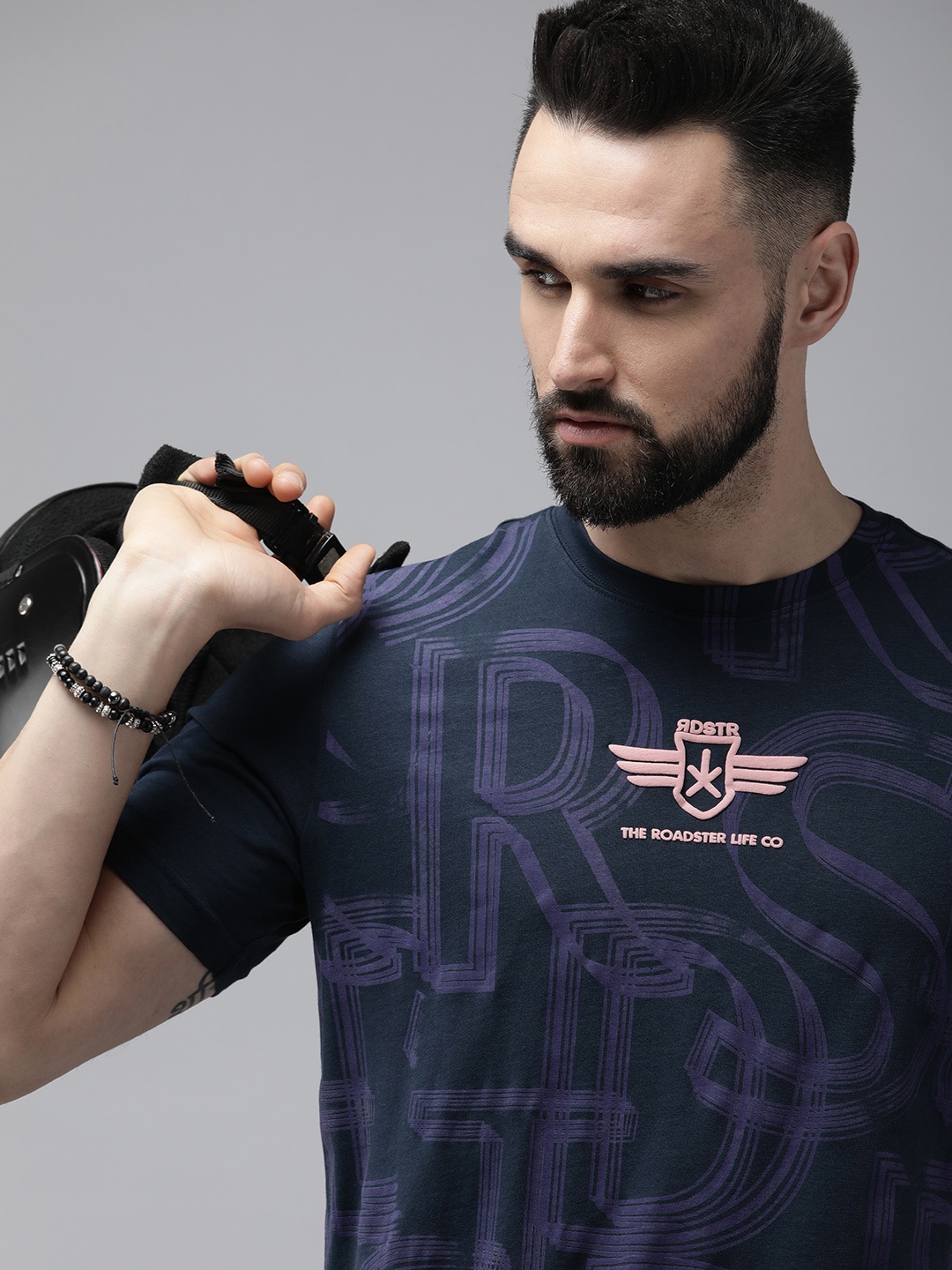 

Roadster Men Navy Blue Typography Printed Pure Cotton T-shirt