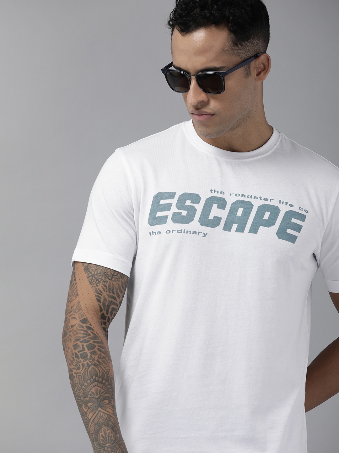 

Roadster Men White & Blue Typography Printed Pure Cotton T-shirt