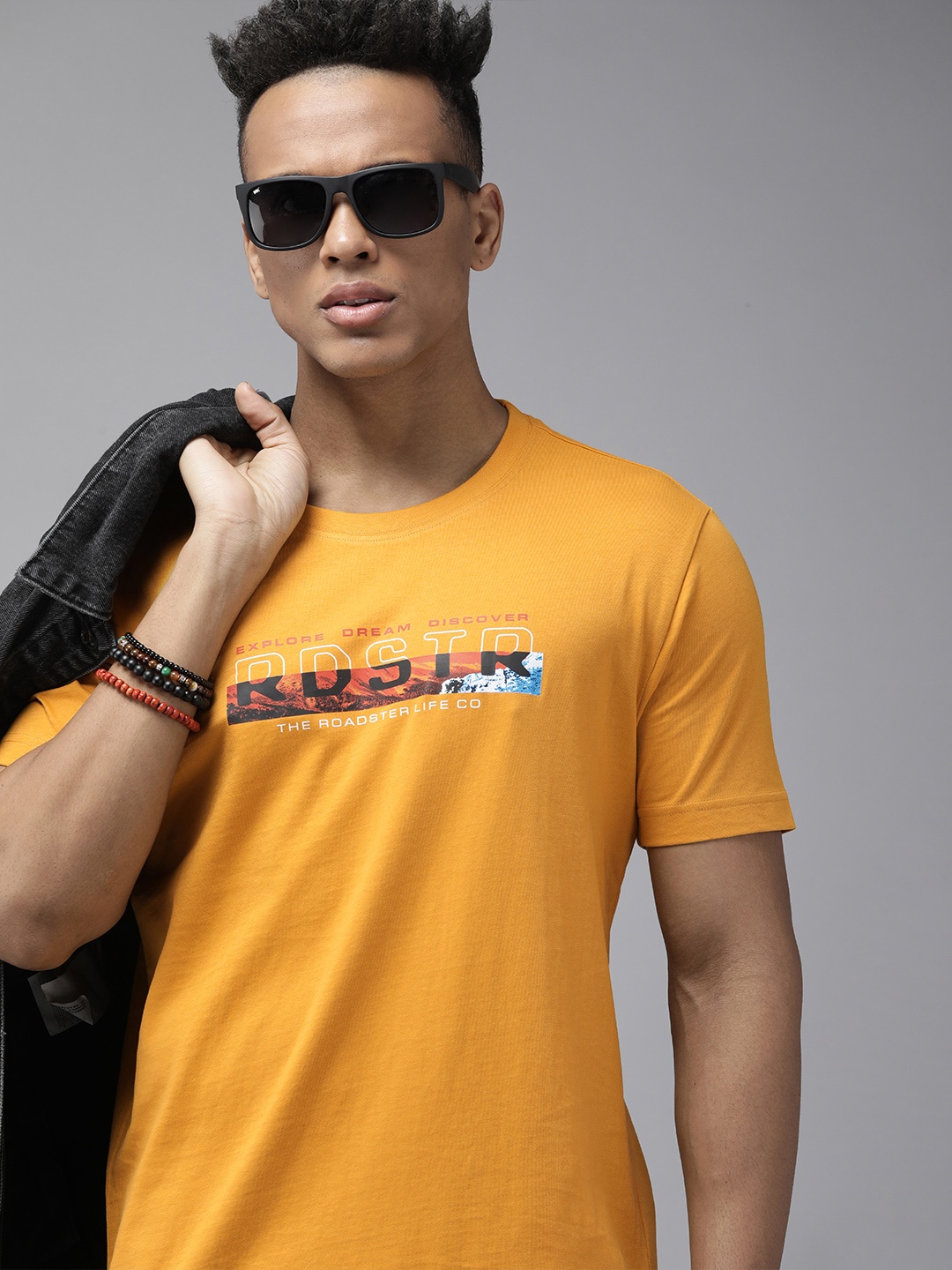 

Roadster Men Yellow Printed Pure Cotton T-shirt
